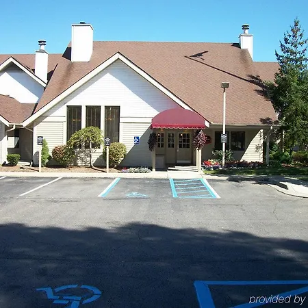 Hawthorn Suites Of Troy-3