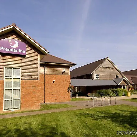 Premier Inn Tewkesbury-3