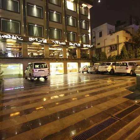 Hotel Golden Grand-2