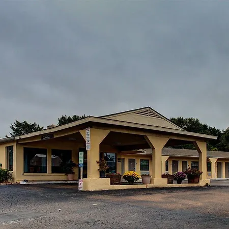 Kingsway Inn Corsicana-2