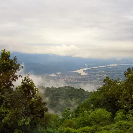 Ananda In The Himalayas-3