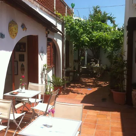 Beach Hotel 14Leoni B&B-3