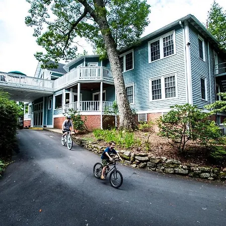 Highland Lake Inn & Resort - Flat Rock-3