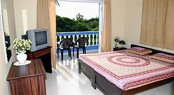 Veeniola Holiday Home-3