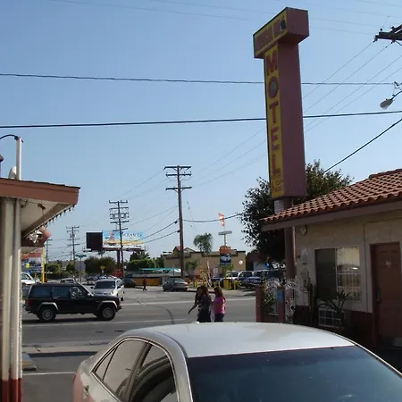 American Inn-3