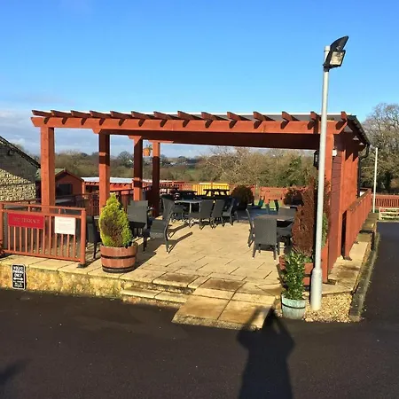 Hunters Lodge Inn-3