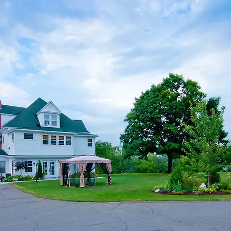 Shamrock Suites-2