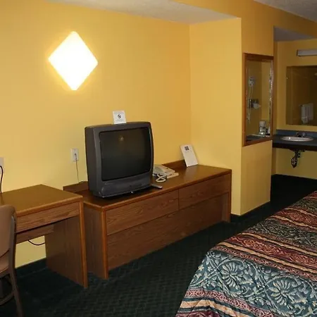 Best Budget Inn Owatonna-3