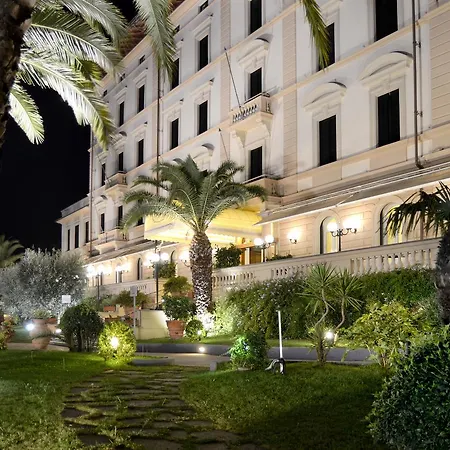 Grand Hotel Vittoria-3