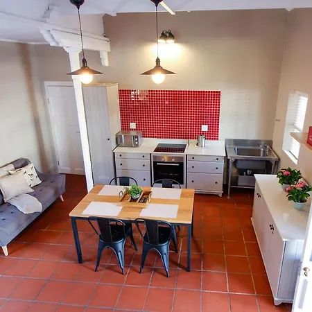 Nine Flowers Guest House-2