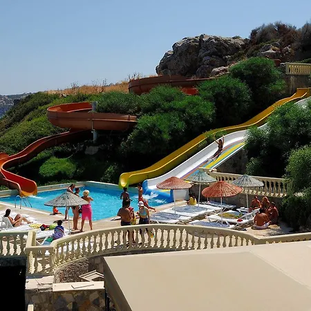 Green Beach Resort-3