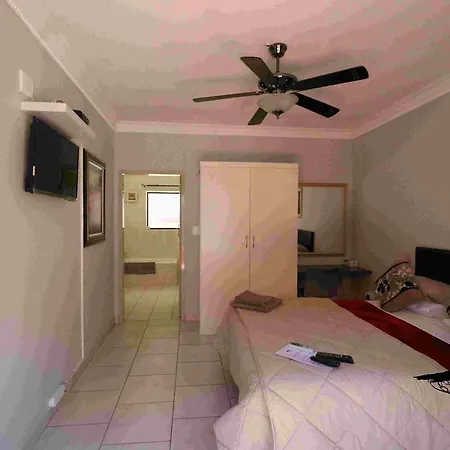 Acacia Grove Guest House-2