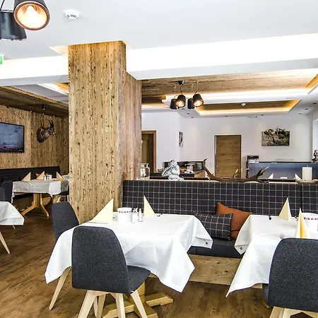 Hotel Garni Persutt-3