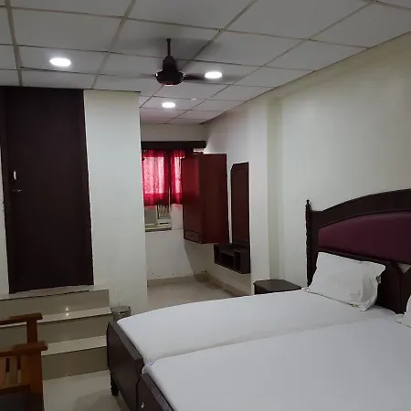 Hotel Sorrento Guest House Anna Nagar East Metro Shenoy Nagar Metro Budget Monthly Daily Rooms-2