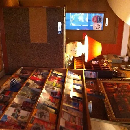 Hotel Des Arts-3