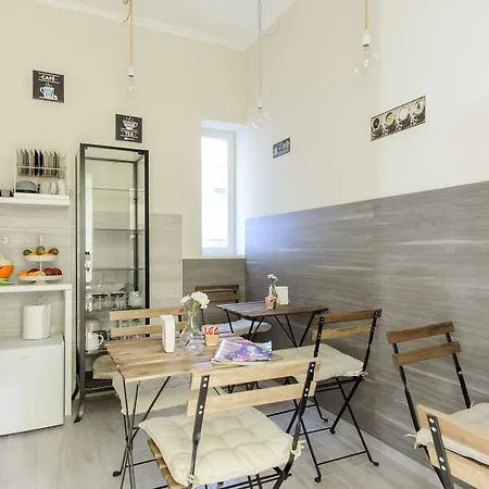 Morra'S Home-3
