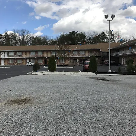 Millville Motorsports Inn And Suites-2