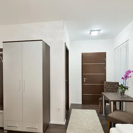 Paulay Downtown Apartments-3