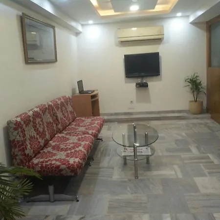 Pamposh Guest House Gk II Market-2