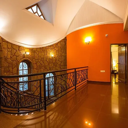 Redstone Villa And Suites-3