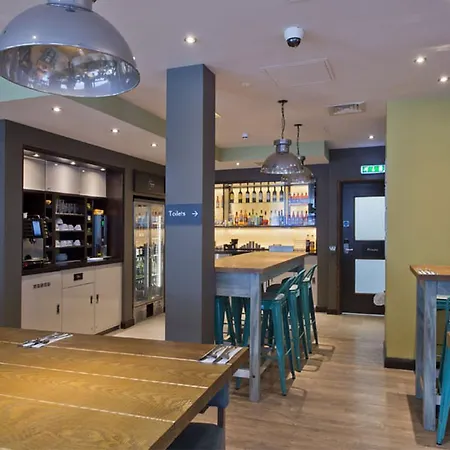 Premier Inn London Clapham-3