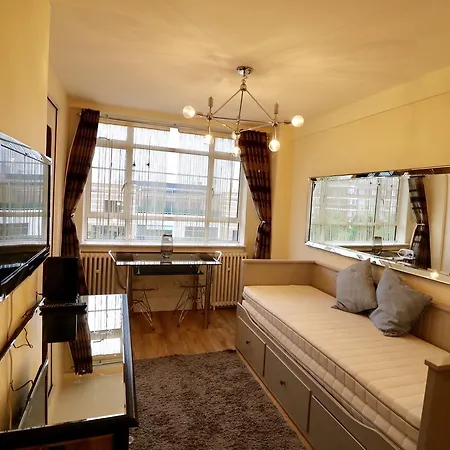 Nell Gwynn House Apartment-2