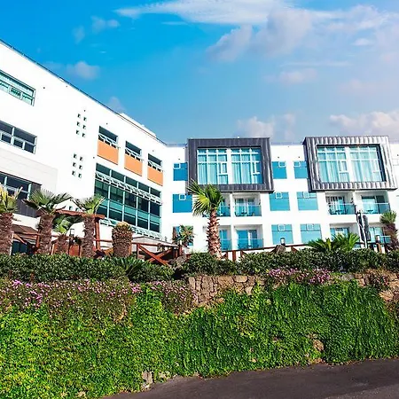 Rich Hotel-2