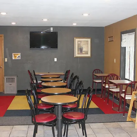 Econo Lodge-3
