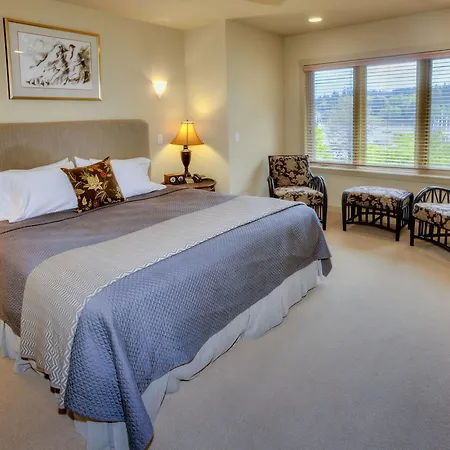 The Eagle Harbor Inn-2