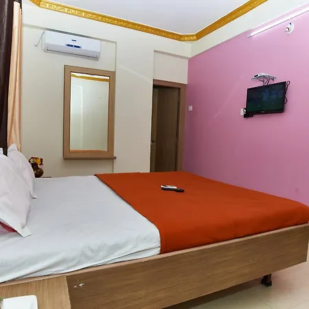 Hotel Shree Sai Sangam Deluxe-2