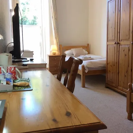 Cavell House Bed And Breakfast-3
