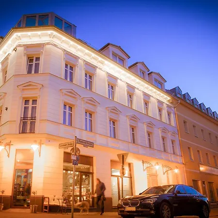 Hotel Bett Und Buch-3