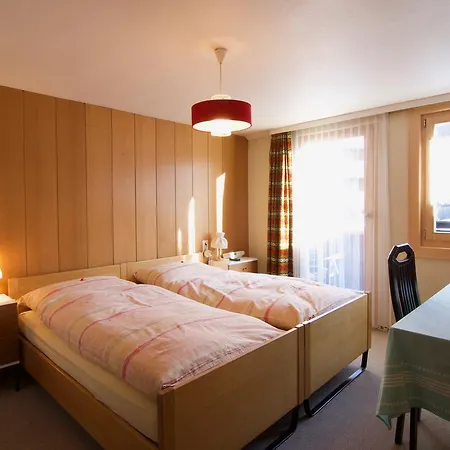 Hotel Hold-3