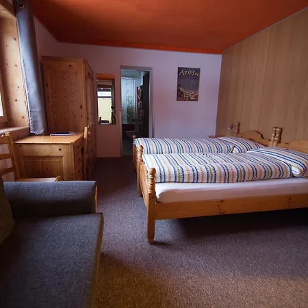 Hotel Hold-2