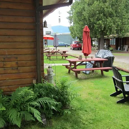 The Cedars Motel Sicamous-3