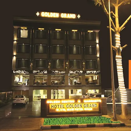 Hotel Golden Grand-3