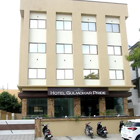 Hotel Gulmohar Pride-3