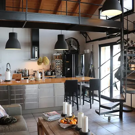 Skylark Bed & Breakfast-3