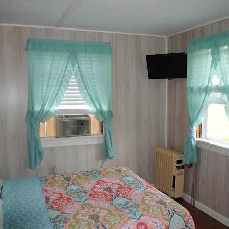 Rock Ledge Motel-2