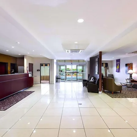 Comfort Suites University-2