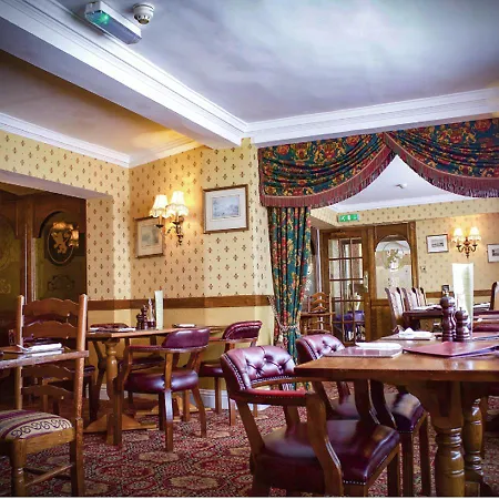 The Golden Lion Hotel-2