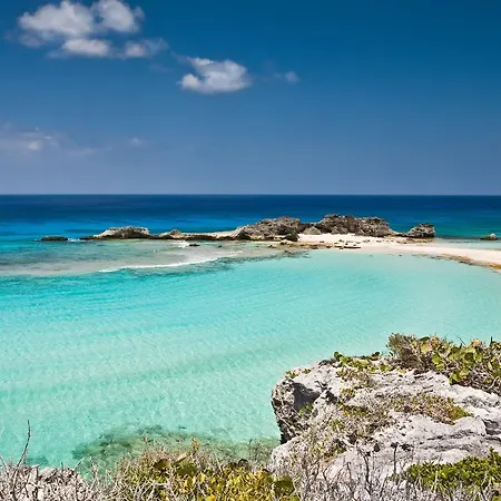 Hollywood Beach Suites Turks And Caicos-3