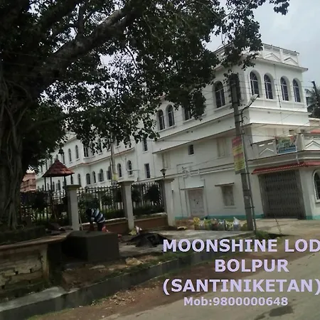 Moonshine Lodge-2