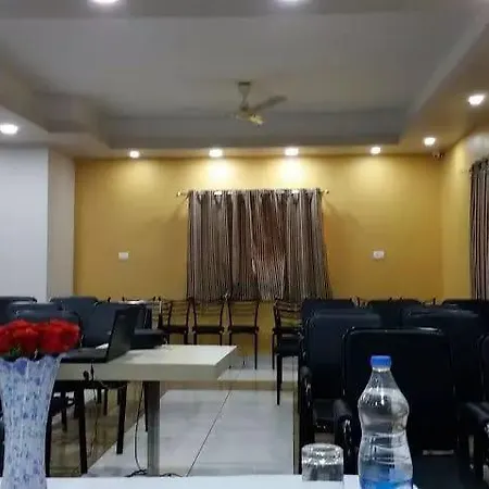 Hotel Surbhi Palace Gadarwara-3