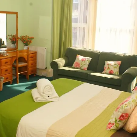 Premier Inn Southsea-2