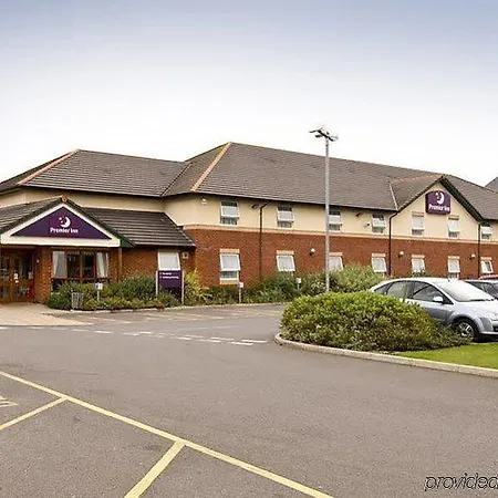 Premier Inn Taunton Central-2