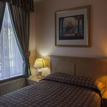 Her Majesty Hotel-2