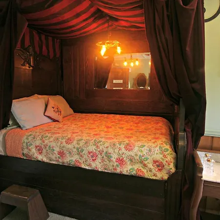 Kangaroo House Bed & Breakfast-2