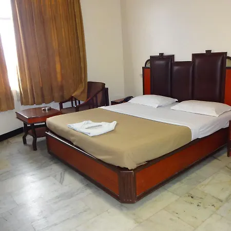 Hotel Naveen-3