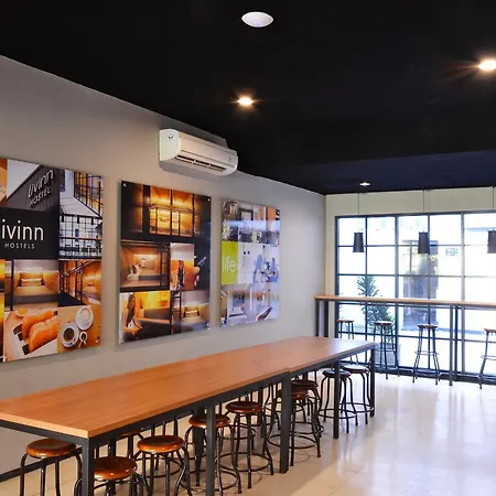 Livinn Hostels Gubeng Station Surabaya-3